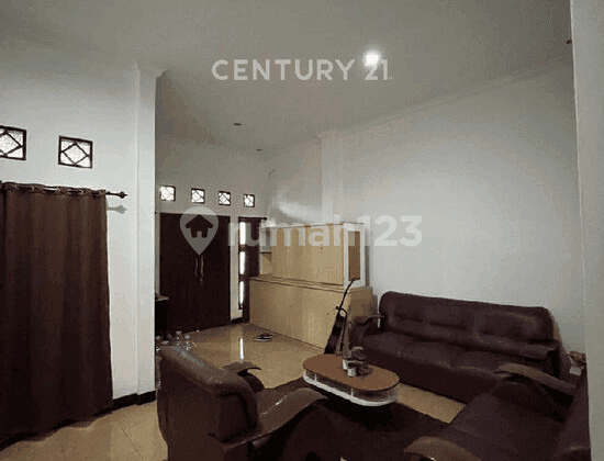 Rumah Rapi 2 Lt di Duta Bumi Harapan Indah Bekasi