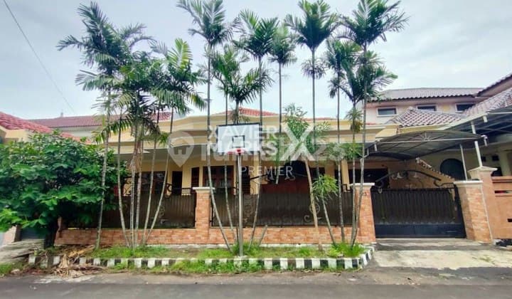 Dijual Rumah Mewah Terawat di Jalan Bunga Bunga,lowokwaru, Malang