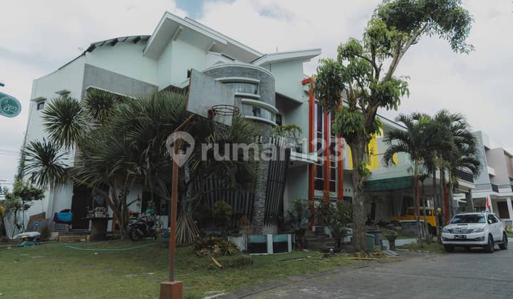 Rumah Mewah Di Perumahan Elite Ijen Nirwana Hook