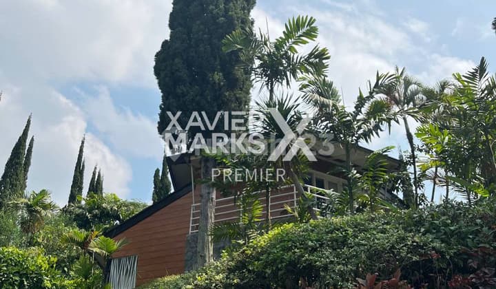 Affordable Price Beautiful Fully Furnished Villa at Klub Bunga, Batu City