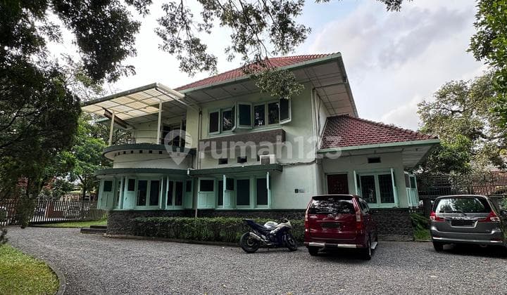 Langka Rumah Kolonial Belanda 2 Lantai Asli Dekat Ijen Boulevard