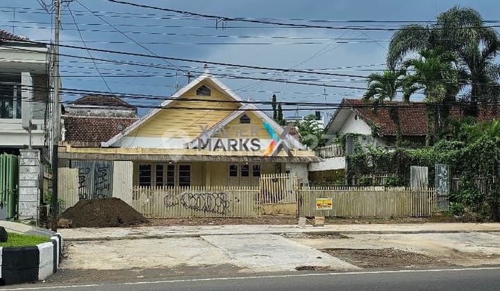 Unit Langka Rumah Kolonial Strategis Boulevard Dieng Malang