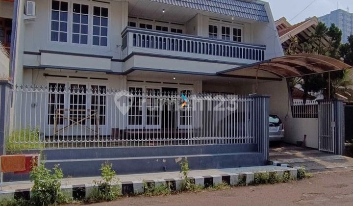 Classic Luxury House in the Fruit Area of Malang City, Ready to Occupy.