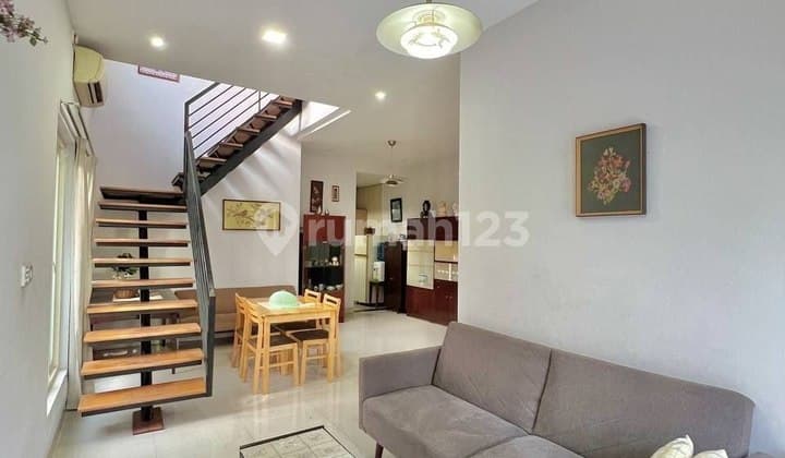 Rumah Wisma Mukti Klampis Semolo Surabaya Murah Nat.a016