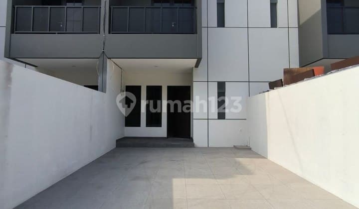 Affordable Lebak Arum House Surabaya Sam.b260041