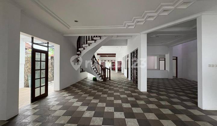 Ruang Usaha Raya Tidar Surabaya Murah Nat.a013