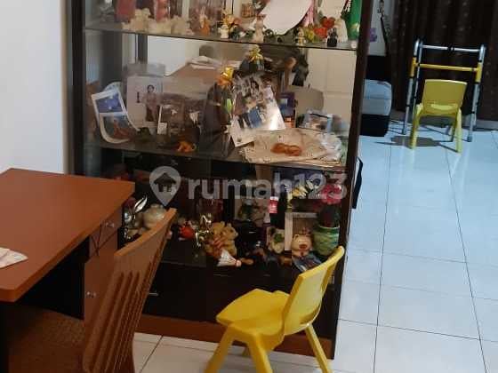 House for sale at Modernland.