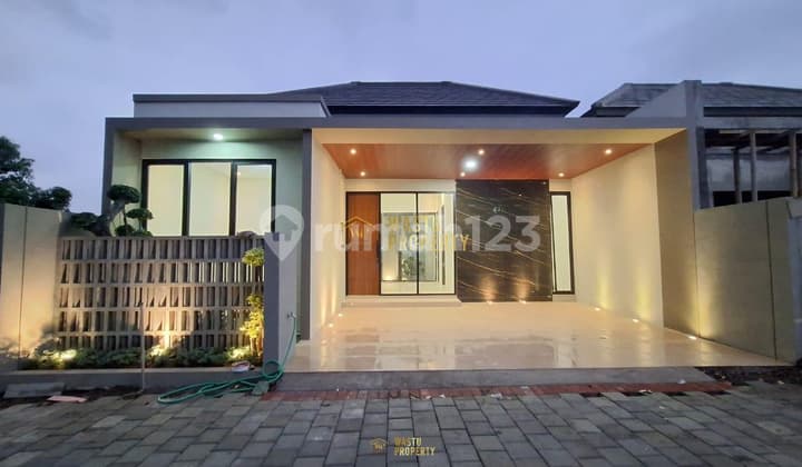 Ready-to-Occupy House in Super Strategic Location, Maguwoharjo, Sleman