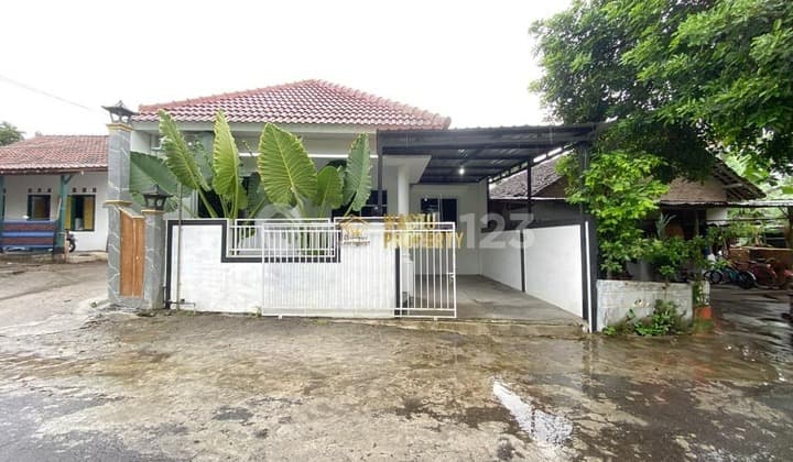 READY TO OCCUPY VILLA WITH PRIVATE POOL FULLY FURNISHED NEAR ADISUCIPTO AIR FORCE BASE