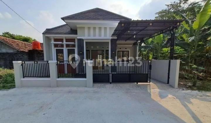 Rumah Minimalis Design Modern Dekat Pasar Pramabanan, Sleman