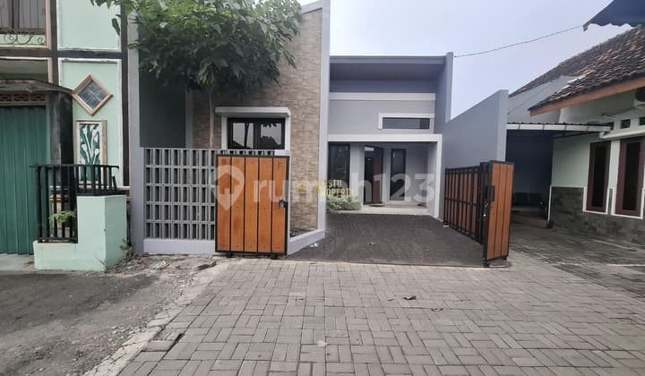 Rumah Design Modern Siap Huni Dekat Ringroad Barat