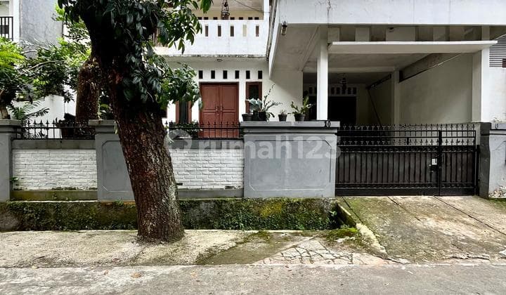 Rumah 2 Lantai Masih Kokoh di Kebayoran Lama 3 KM Gandaria City