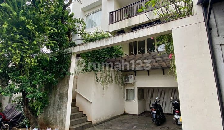 Beautiful and comfortable house at Bangka 9 compound