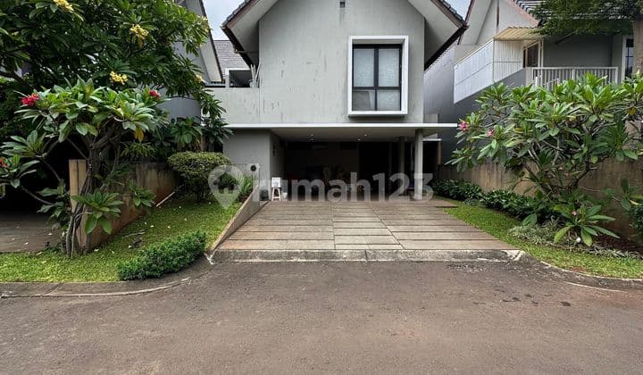 Modern Tropical House Dalam Ekslusive Townhouse Lokasi Strategis