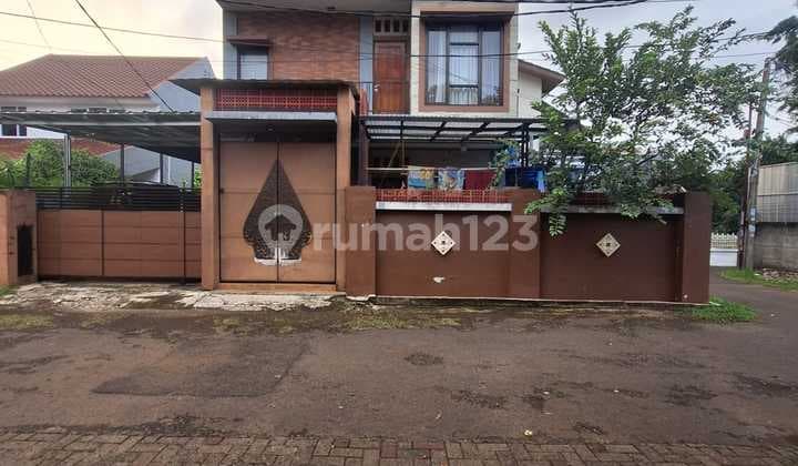Rumah Bagus 2 Lantai Siap Huni di Cirendeu Nempel Lebak Bulus