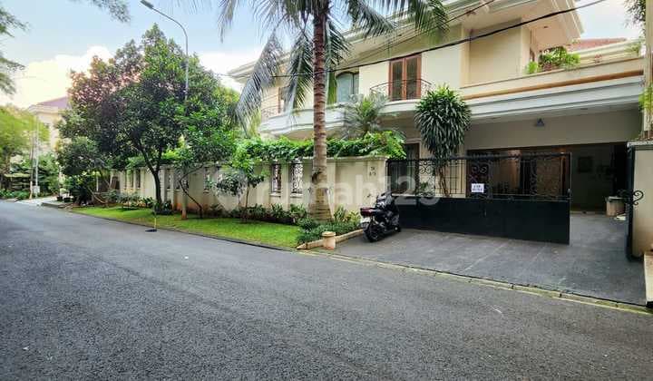 Luxurious House With Private Pool At Elite Area Pondok Indah
