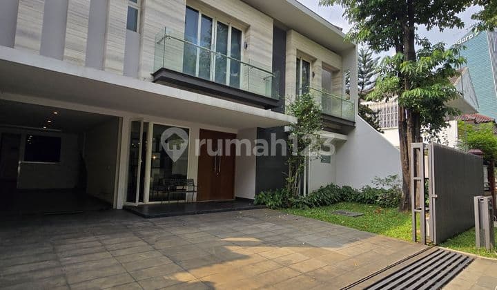 Brand New Luxurious house semi furnished di mega Kuningan