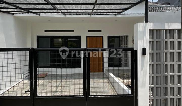 Rumah Bagus Baru Renovasi Siap Huni Dalam Komplek Bebas Banjir