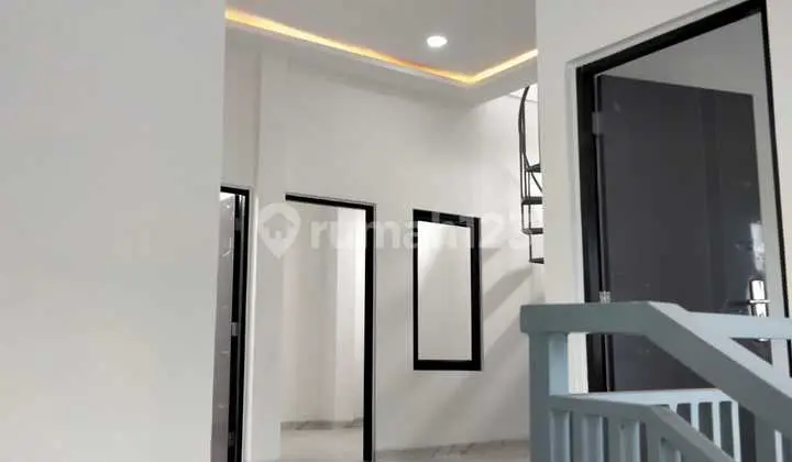 Rumah Baru 2 Lantai Minimalis di Kopo Permai