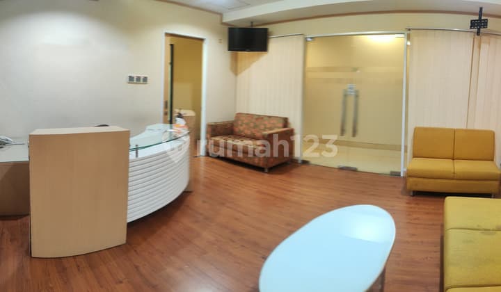 Disewakan Kantor APL Tower 123m2 Furnished Siap Pakai