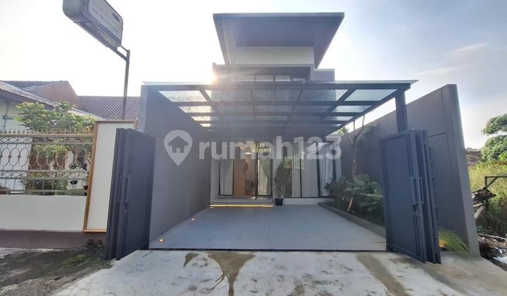 Rumah 2 Lantai, Full Furnished, Dekat Perempatan Tajem Maguwoharjo