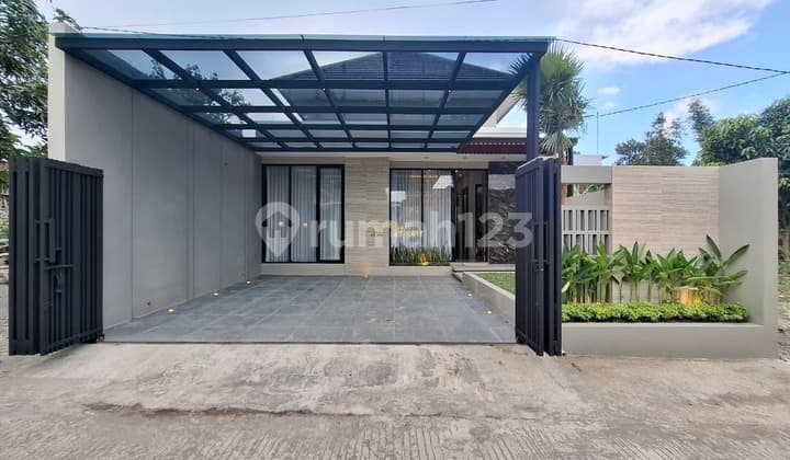 Modern House, Large Land, Fully Furnished Near Candi Sambisari
