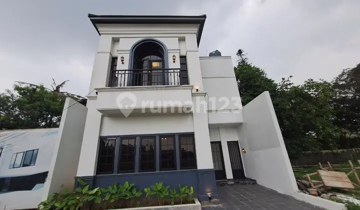 Rumah Mewah 2 Lantai di Godean Dekat Pusat Kota!