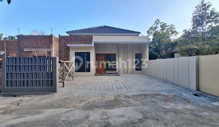 Modern Joglo House Ready to Occupy Near MBS Prambanan
