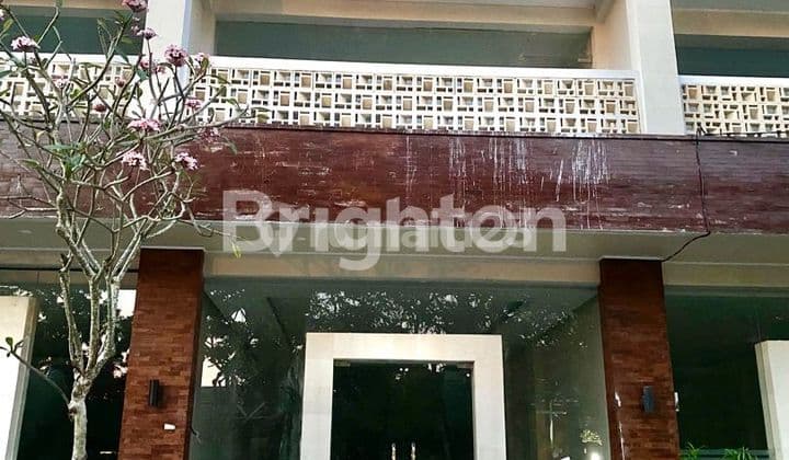 RUKO DEKAT LAPANGAN RENON LOKASI PREMIUM DI TENGAH KOTA