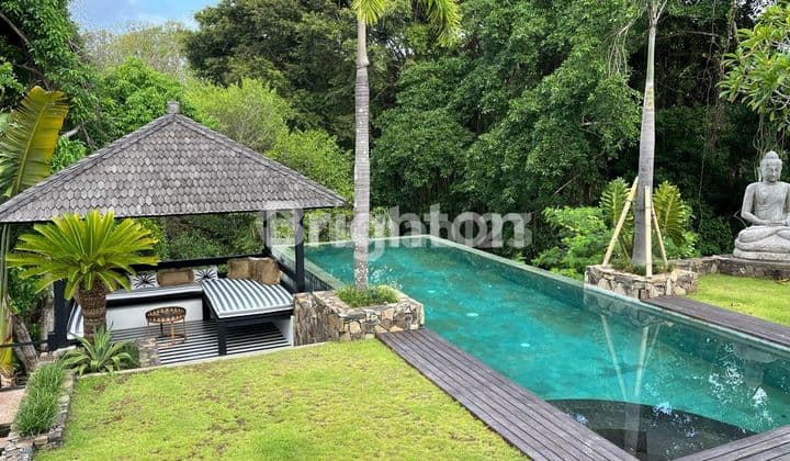 Villa one gate view sungai dan jungle di Canggu