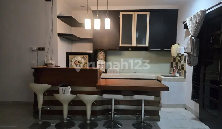 Ready-to-Occupy 2-Story House in Renon, Tukad Badung