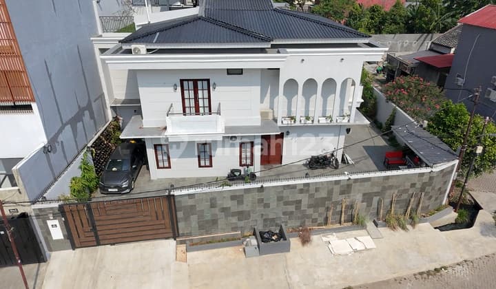 Jual Cepat Rumah Mewah 2,5 Lantai Karang Tengah Ciledug