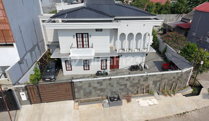Jual Cepat Rumah Mewah 2,5 Lantai Karang Tengah Ciledug