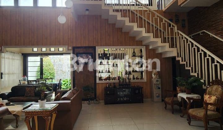 Rumah Mewah 2 Lantai Full Furnished Dekat Gedung Sate Bandung