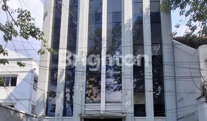 Jarang Ada !!! Jual Cepat Gedung 4 lantai LT 651m2 LB 721,61m2 Mainroad Naripan Bandung