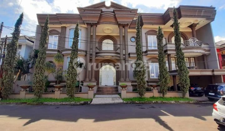 FOR SALE: 3-STORY LUXURY SEMI-FURNISHED HOUSE IN PASIR LUYU BANDUNG, A SERENE, SAFE, AND COMFORTABLE RESIDENCE IN THE CITY CENTER.