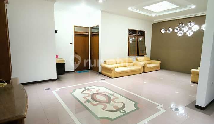 DISEWAKAN RUMAH 2 LANTAI BATUNUNGGAL HUNIAN MEWAH DAN NYAMAN SIAP HUNI DAN LOKASI STRATEGIS