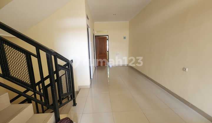Disewakan Rumah Baru 3 Lantai di Turangga Bandung Hunian Nyaman Siap Huni Lingkungan Aman dan Strategis Akses Mudah