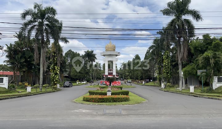 Adjoined Plots in Royal Sumatra Cluster Jade Complex