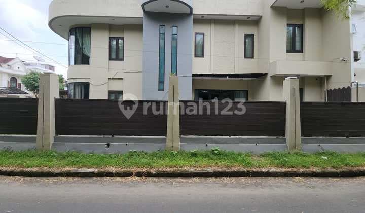 Villa Hook di Komplek Malibu Indah ( Polonia )