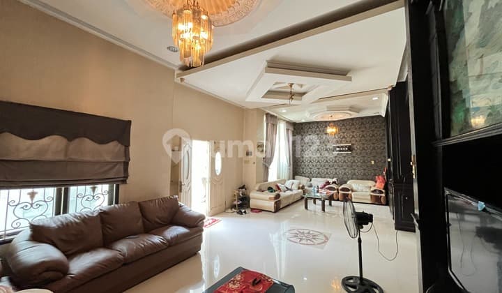 Villa di Komplek Cemara Asri ( Jalan Belibis )