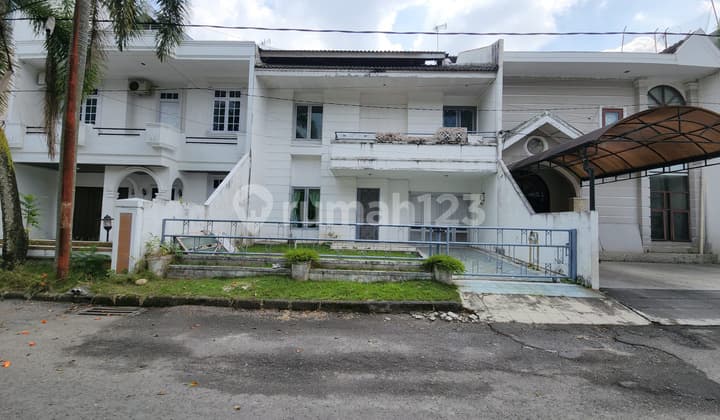 Villa in Malibu Indah Complex (Polonia)