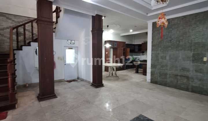 Villa di Komplek Malibu Indah ( Polonia )