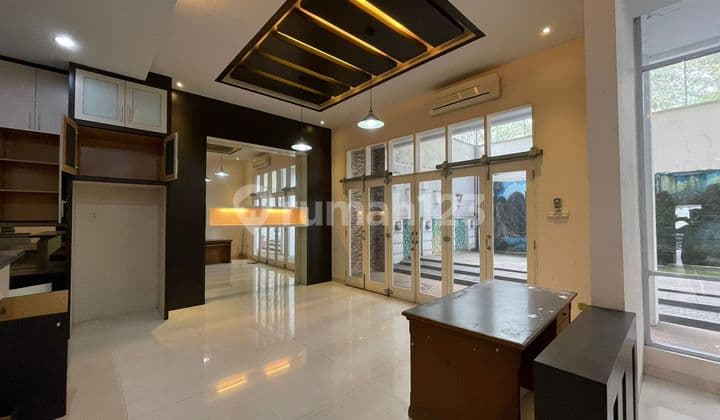 Villa di Komplek River View Polonia