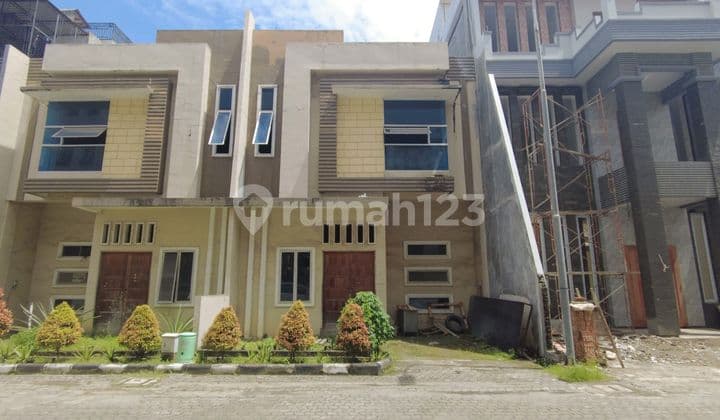 Villa di Komplek Grand Cemara Asri Jalan Casablanca