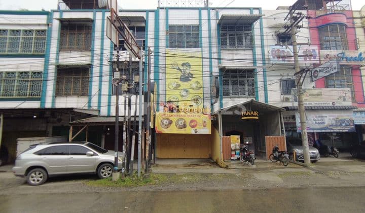 Ruko di Jalan Krakatau Depan Bank Danamon