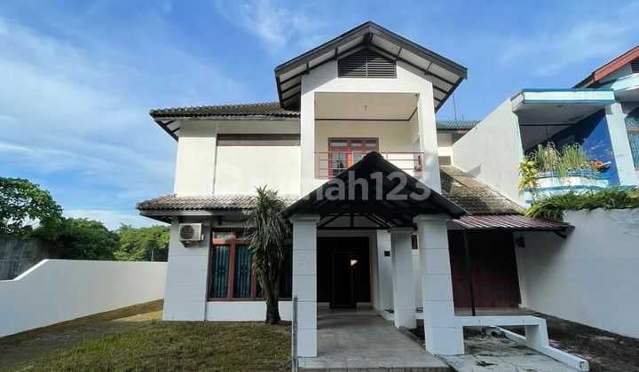Villa di Komplek Graha Metropolitan Blok S