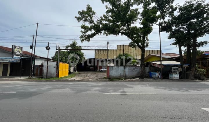 Gudang di Jalan Letda Sujono Dekat Komplek Intan