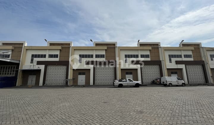 Gudang di Komplek Mmtc Logistic Jalan Selamat Ketaren