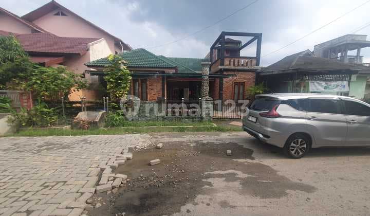 Villa di Komplek Johor Indah Permai 1 Jalan Karya Wisata
